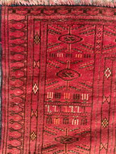 Cargar imagen en el visor de la galería, Chan - Antique Tribal Tekke Turkmen Rug
