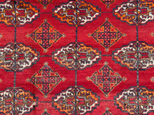 Cargar imagen en el visor de la galería, Chuck - Vintage Turkoman Tekke Rug
