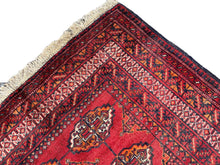 Lade das Bild in den Galerie-Viewer, Chuck - Vintage Turkoman Tekke Rug
