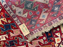 Charger l&#39;image dans la galerie, Tiago - Vintage Tribal Qashqai Bird Rug
