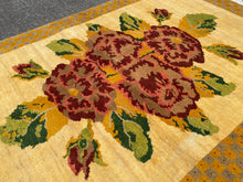 Cargar imagen en el visor de la galería, Beverley - New Gol Farang Floral Rug
