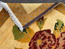 Cargar imagen en el visor de la galería, Beverley - New Gol Farang Floral Rug
