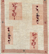 Lade das Bild in den Galerie-Viewer, Gabby - New Tribal Gabbeh Rug
