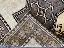 Carica l&#39;immagine nel visualizzatore di Gallery, Debbie - Vintage Tribal Qashqai Lori Persian Runner
