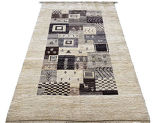 Charger l&#39;image dans la galerie, Daisy - New Abstract Persian Gabbeh Rug. High Knot Count
