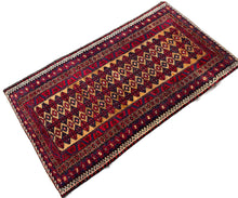 Carica l&#39;immagine nel visualizzatore di Gallery, Cranleigh - Antique Baluchi Rug
