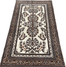 Load image into Gallery viewer, Edric - Vintage Qashqai Rug
