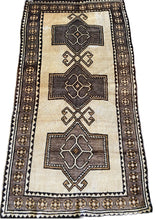 Charger l&#39;image dans la galerie, Debbie - Vintage Tribal Qashqai Lori Persian Runner
