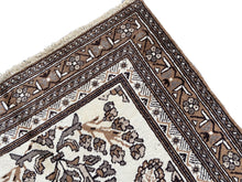 Carregar imagem no visualizador da galeria, Edric - Vintage Qashqai Rug
