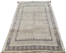 Lade das Bild in den Galerie-Viewer, Arthur - New Qashqai  Gabbeh Rug
